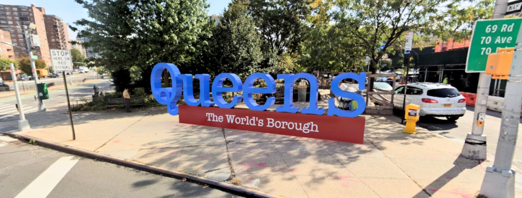 Queens Sculpture in real world context